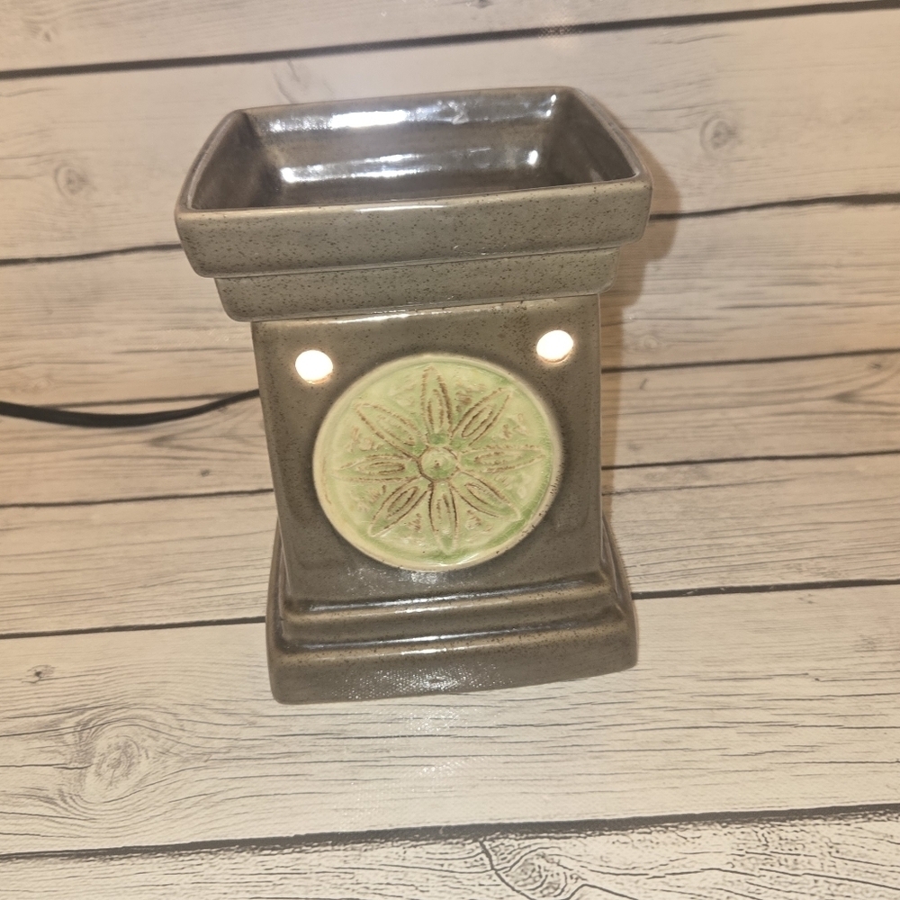 Scentsy Lotus Flower Green Brown Full Size Deluxe Wax Warmer 6in Tall Retired